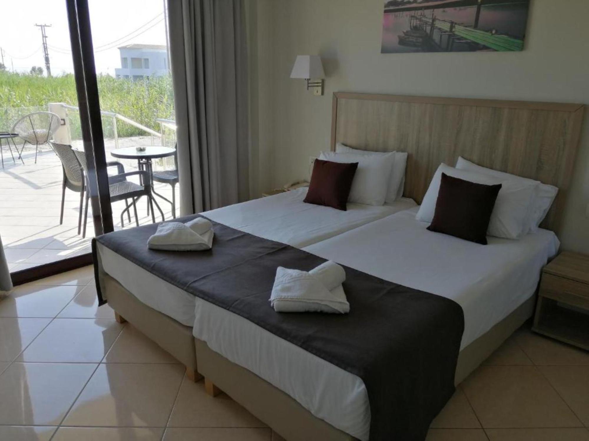 Carisa Suites And Apartments มาเลเม ภายนอก รูปภาพ