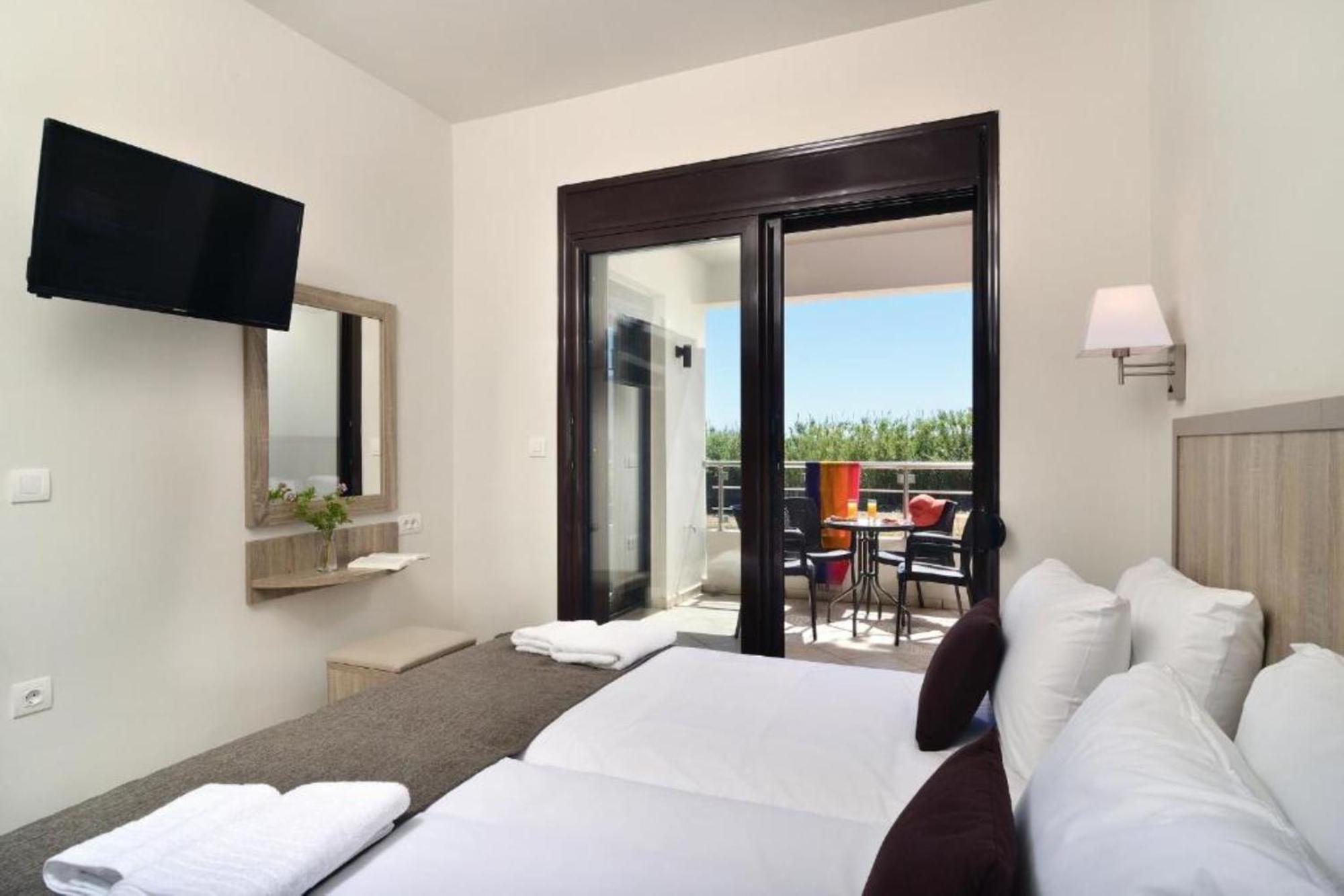 Carisa Suites And Apartments มาเลเม ภายนอก รูปภาพ