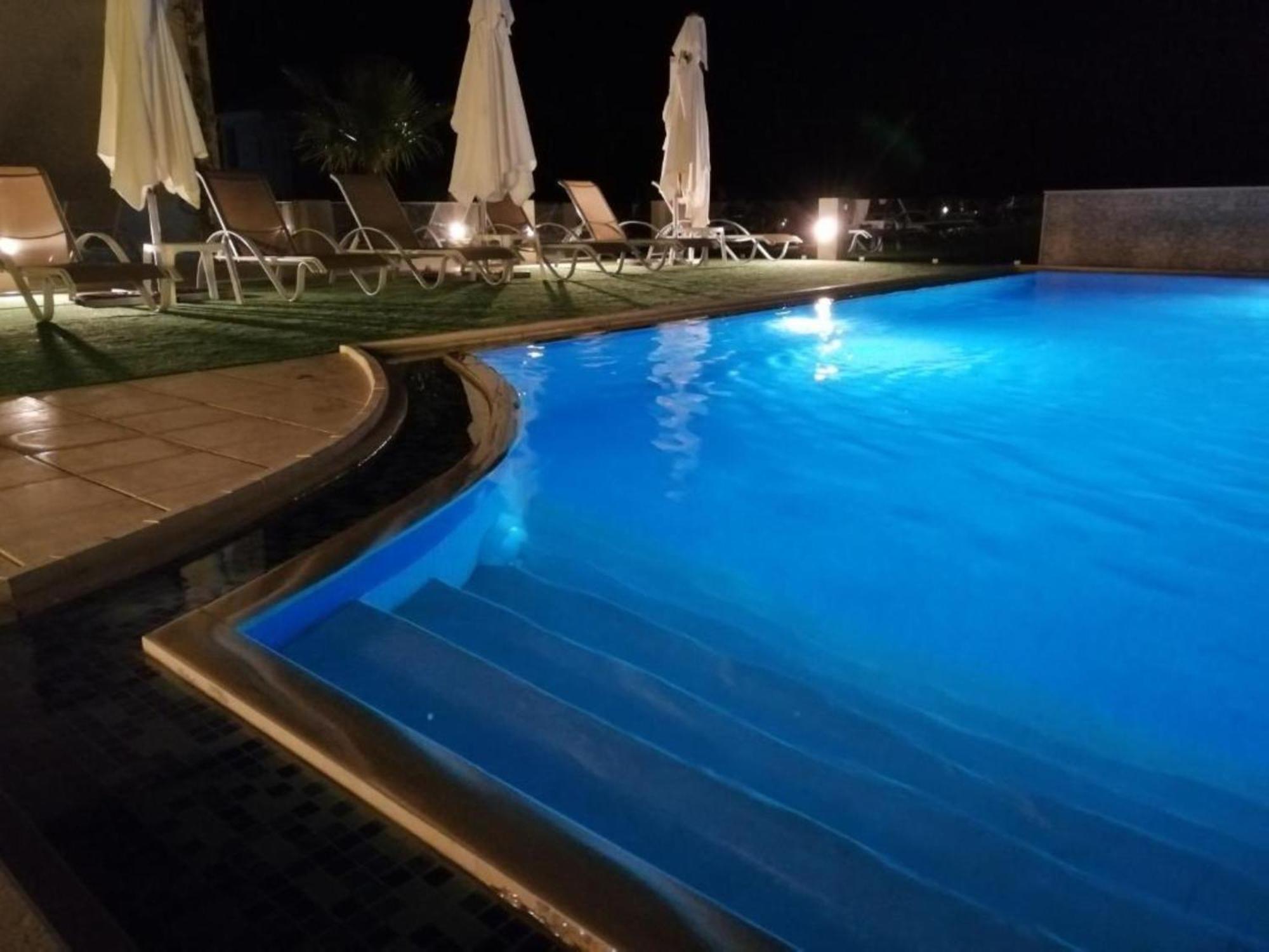 Carisa Suites And Apartments มาเลเม ภายนอก รูปภาพ